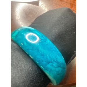 VTG Wide Turquoise Teal Color Plastic Bangle
